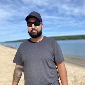 Meet your Posher, Ramiro